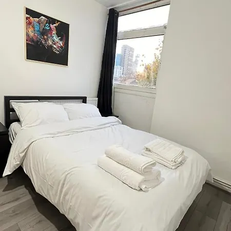 Entire 3 Bedroom Luxury Apartment In London With Private Balcony Exterior foto