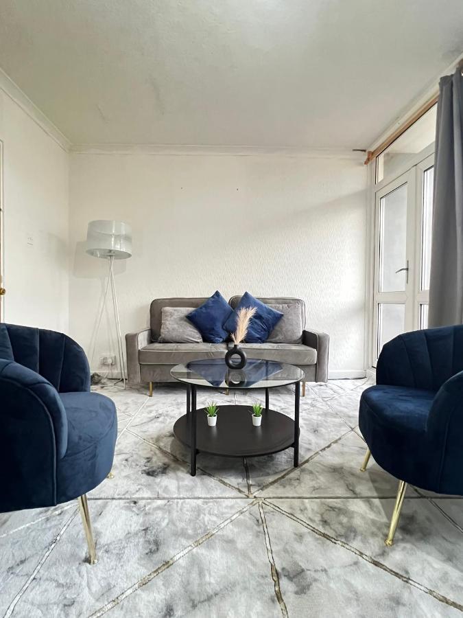 Entire 3 Bedroom Luxury In With Private Balcony Londres